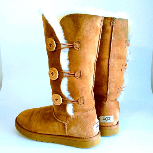 UGG Bailey Button Tripletll Boots - Picture 2 of 16